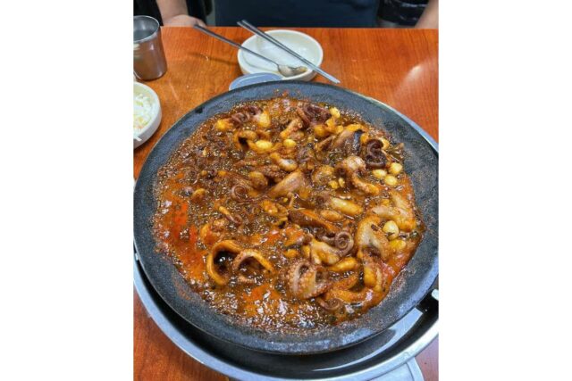 ‘매운데 계속 먹게 되네…’ 스트레스 날려버리는 쭈꾸미 맛집 5