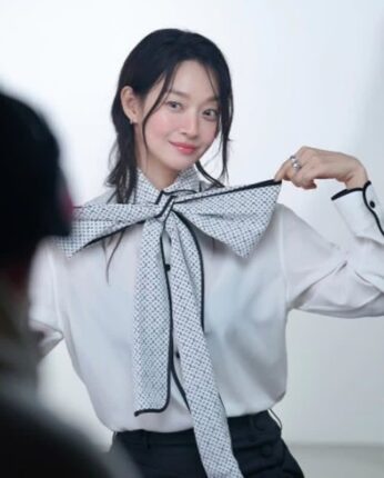 가격보고 다들 놀란 미녀들의 블라우스..