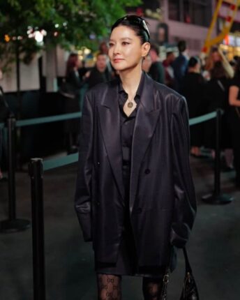 매번 혹평 받던 여배우.. 20대 기죽인 반전 올블랙룩 패션