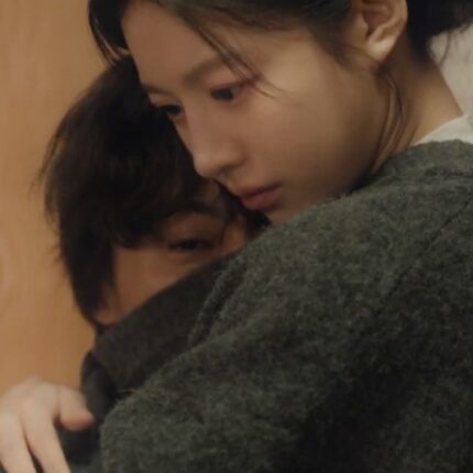 여친이 엄마인가? 시청자 눈 돌린 ‘모자무싸’ 고윤정 스웨터 포옹