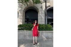 정려원, 햇살 아래 더욱 빛난 시크한 데일리 패션