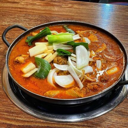 ‘청하가 한 입 먹고 극찬한 닭도리탕 어디?’ 서울 닭도리탕으로 유명한 맛집 5
