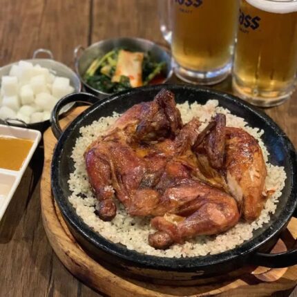 겉바속촉 레전드! 장작에 구워 담백함이 살아있는 장작구이 통닭 맛집 5