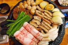 ‘월차 내야 먹을 수 있다고?’ 손님들 미어터지는 전국 소곱창 맛집 5