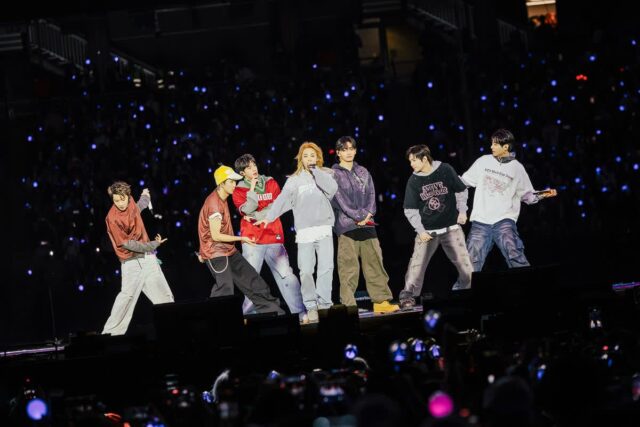 美 ‘스탠퍼드 스타디움’ 뒤흔든 ‘아리랑’ 떼창…BTS 15만 관객 운집