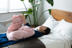 “그냥 일어나지 마세요” 의사들이 아침마다 무조건 지킨다는 ‘3가지 습관’