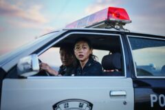 황정민 경찰차 된 클래식카 ‘스텔라’…현대차, 칸 초청작 ‘호프’ 후원