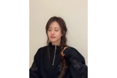 고아라, 내추럴 브레이드 헤어로 완성한 감성 데일리룩