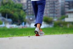 “등산 걷기 아닙니다” 60대에 허리 통증 없애고 의사 볼 일 없게 만드는 운동.