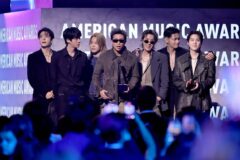 [포토&] BTS, 美 AMA 대상 등 3관왕 쾌거…”ARMY 덕분” 시상식 현장