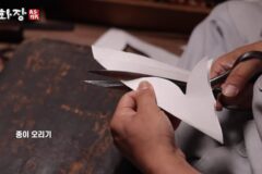 우리나라 장인이 만드는 전통 종이꽃