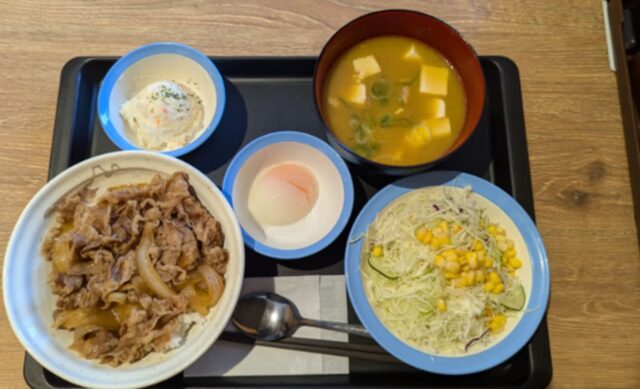 저녁 식사 후 “이 4가지 습관” 꼭 고치세요 콜레스테롤 수치 폭증 시킵니다.