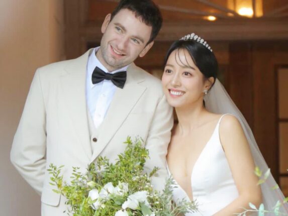 뜻밖의 국제결혼… 한 블로거 때문에 외국남자와 결혼한 아나운서