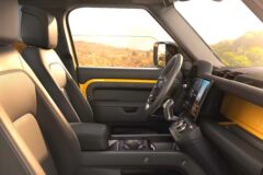 어드벤처 DNA 품은 럭셔리 SUV… 디펜더의 특별한 귀환