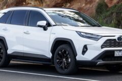 “기름값 걱정 끝” 토요타 RAV4 하이브리드, 실연비가 놀랍다