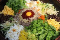 “봄동비빔밥 이젠 옛말” 최근 SNS에서 빠르게 퍼지고 있는 ‘이 비빔밥’