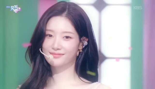실시간 엔딩요정으로 ‘입었던 착장템’ 족족 완판중인 화제의 역주행 연예인
