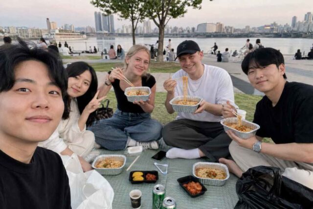 “한강라면 하나 때문에 한강 갑니다” 5천 원으로 입이 행복한 서울 나들이 코스