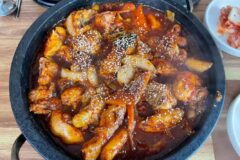큼직한 닭에 매콤한 양념이 가득! 잊지 못할 맛의 닭볶음탕 맛집 5