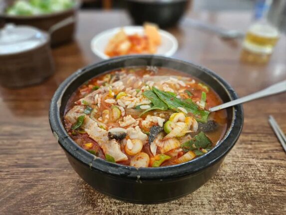 ‘성시경이 해장하러 다니는 국밥집’ 성시경 유튜브에 출연한 서울 국밥 맛집 5