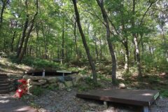“경주에서 불과 20km 떨어진 자연 천국이라니?”… 숲속 캠핑과 산책의 명소
