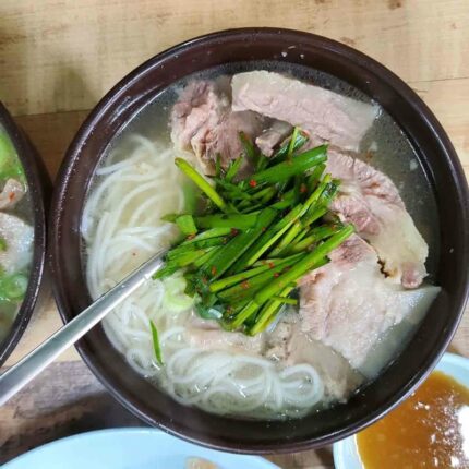 BTS로 난리난 부산! 부산가면 꼭 먹어봐야 할 부산 돼지국밥 맛집 5