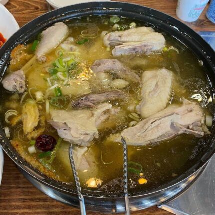 부드럽고 담백한 보양식 끝판왕! 전국 백숙 맛집 5
