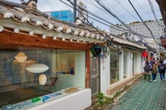 “익선동 한옥거리의 100년 전통이 눈앞에 있다고?”… 서울 도심 속 과거와 현재의 만남 여행지