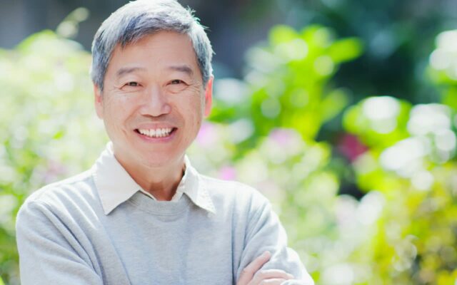 “옷차림도 신발도 아니다..” 80살 이후 가장 단정해 보이는 사람의 특징 1위