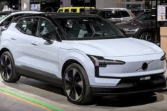 “3천만 원대 전기 SUV” 볼보 EX30, 국산이 따라가나