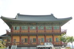 “이렇게 고요한 곳이 또 있을까요?”… 충북 제천의 300년 된 복천사 명소