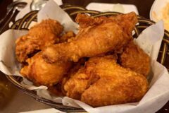 생맥주와 환상 조합! 육즙 좔좔 흐르는 서울 후라이드 치킨 맛집 5