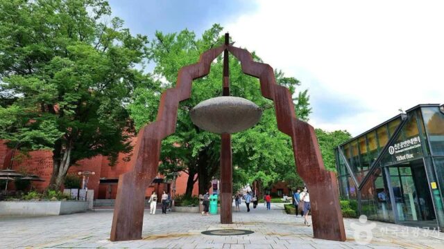 “대학로에 가면 이런 장관이?”… 서울 중심 20개 공연장 넘치는 예술 명소