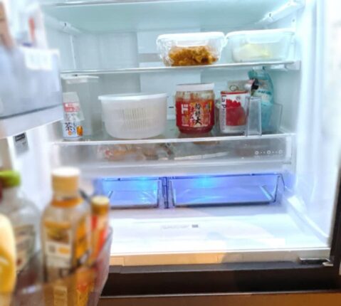 냉장고에 보관중인 “이 음식” 당장 옮기세요 세균 배양소 만드는 중입니다.