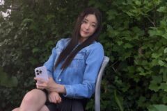 김사랑, 청청 패션도 우아하게…독보적 분위기 눈길