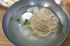 ‘웨이팅 2시간’ 줄 서서라도 꼭 먹어야 하는 서울 평양냉면 맛집 5