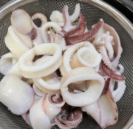 “제발 삶지 마세요” 횟집 사장님이 공개한 ‘오징어’ 3배 맛있게 먹는 방법.