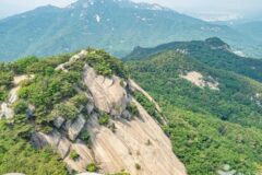“508m 높이에서 이런 풍경을 보다니!”… 가을 단풍 물든 서울 불암산 명소