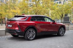 “미국이 작정하고 만든 ‘전기 SUV'” 캐딜락 리릭, 465km