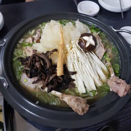 ‘벌써 더워’ 여름 기력 끌어올리는 전국 백숙 맛집 5