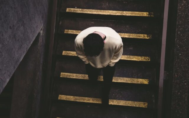 “너무 창피해..” 요즘 5060대 사이에 급속도로 퍼지고 있다는 무서운 습관