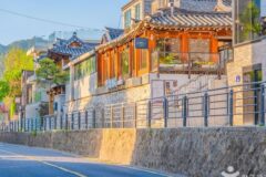 “1.5km 거리, 각기 다른 테마라니!”… 전통과 현대가 공존하는 명소 삼청동거리