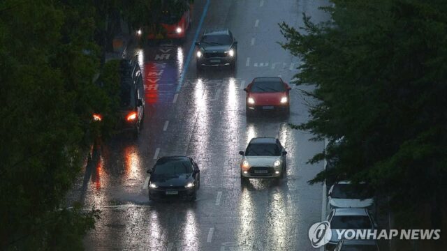 ‘스텔스 차량’ 원천 차단하는 신차 설계… 내년 9월부터 ‘임의 소등’ 불가능하다