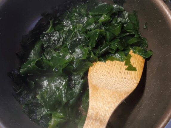 미역국 끓일 때 “이 가루 한스푼” 넣으세요 깊은맛 3배 높이는 꿀팁 입니다.