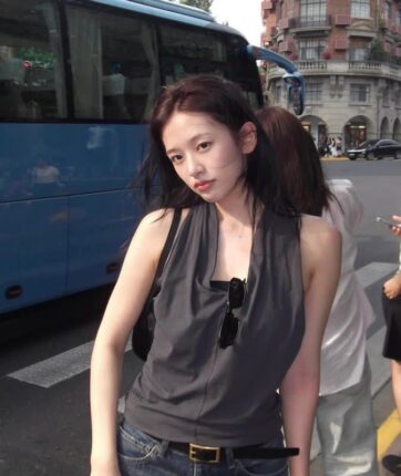 답답해 보인다더니.. 결국 미녀들은 다 입는 유행 패션