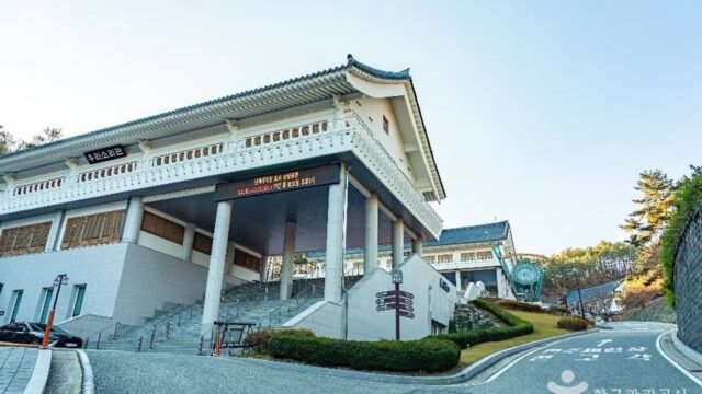 “다양한 전통 악기를 직접 연주할 수 있다니!”… 가야금부터 장구까지 체험 가능한 충북 명소