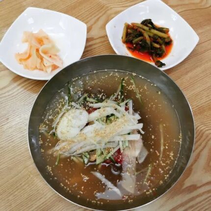 더위야 물러가라! 살얼음 동동 띄운 물냉면 맛집 5