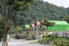 “휠체어 여행객도 이렇게 쉽게 캠핑을?”… 차량 접근 가능한 무장애 캠핑 명소