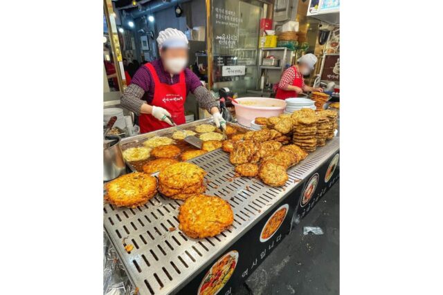 막걸리 한 잔 없이는 절대 못 지나치는 서울 빈대떡 맛집 5곳