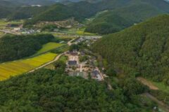 “진짜 고요함이 이런 거였어!”… 4계절 변화 속 자연과 하나 되는 명소